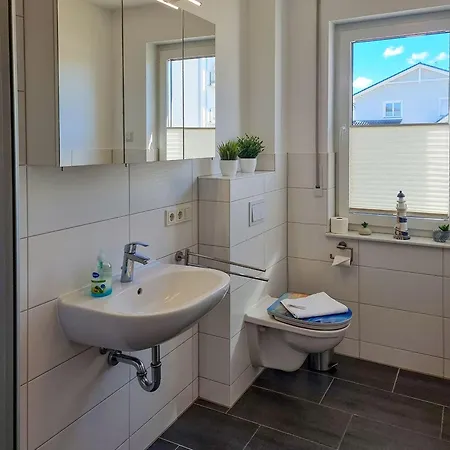 Ferienwohnung Lachmoewe 사스니츠