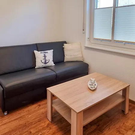 Ferienwohnung Lachmoewe 아파트 사스니츠